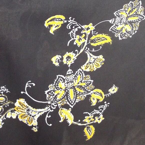 TORRID Top, 2/2X, Black/Yellow Floral, Tab sleeves, Cutout/Keyhole, Sharkbite - Picture 9 of 14